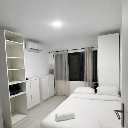 Maison 5 Et Dependance T2 - Avec Jardin - Proche Paris *